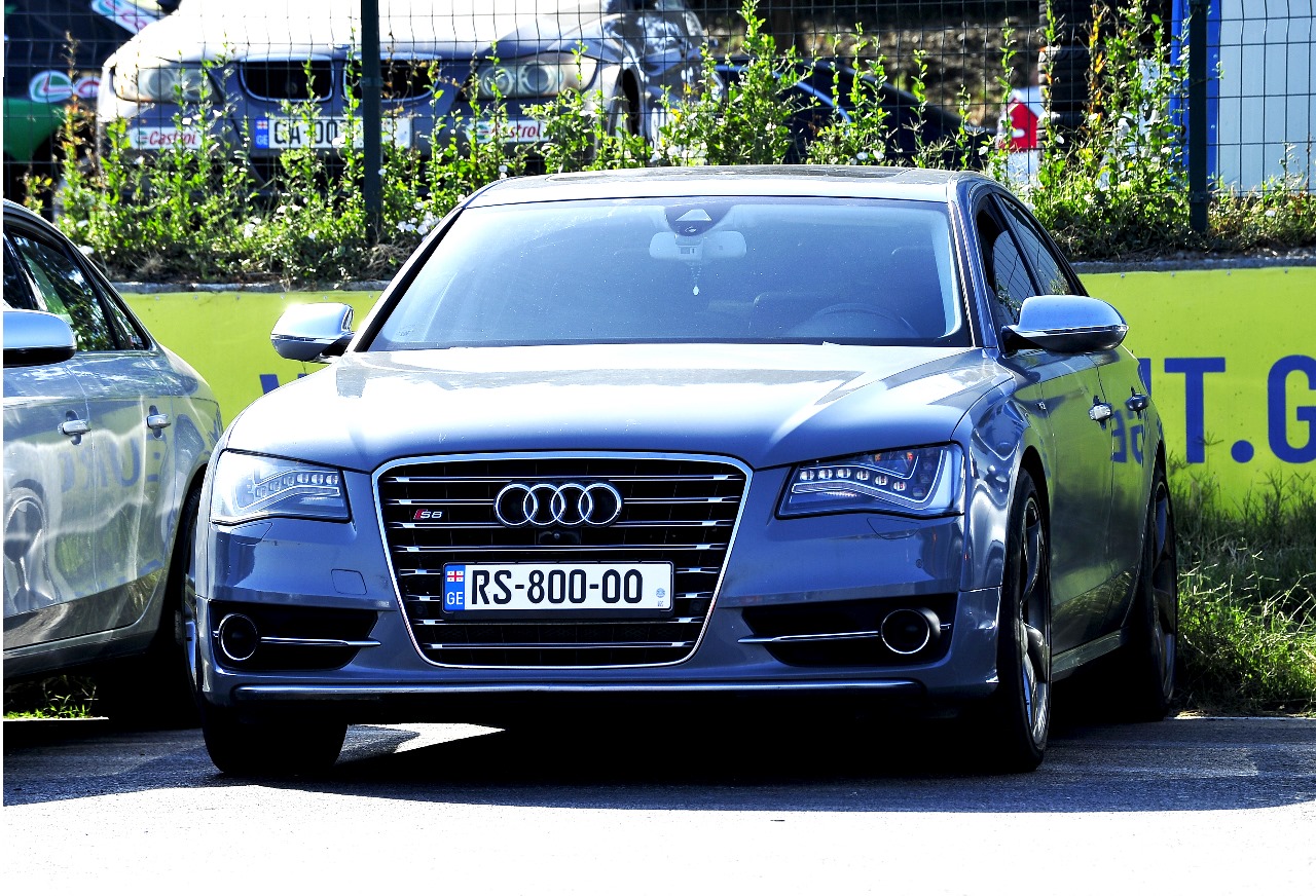 Audi S8